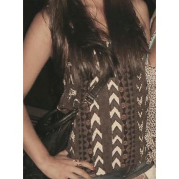 Aritzia Wilfred Scoop Neck Crinkle Tank - Picture 2 of 4